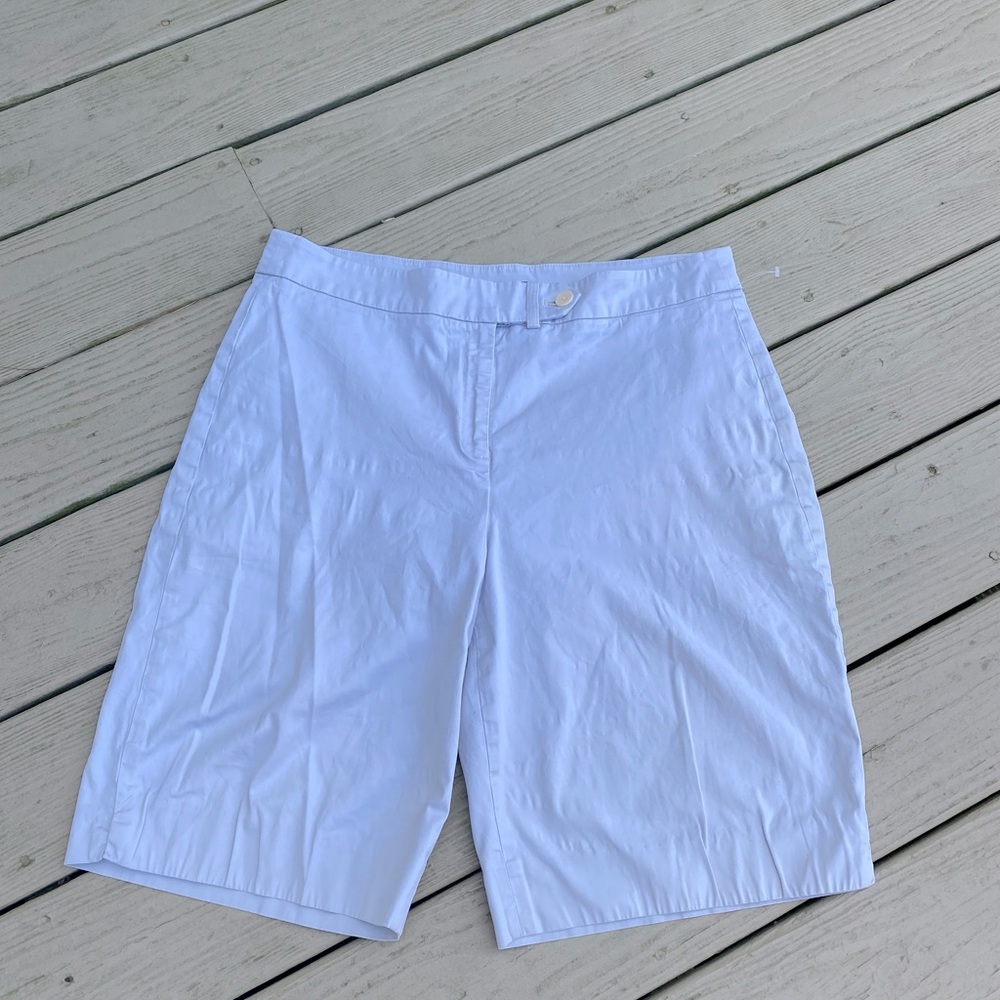 Jones New York - Woman’s cream color (stretch) high rise Bermuda shorts, 16…